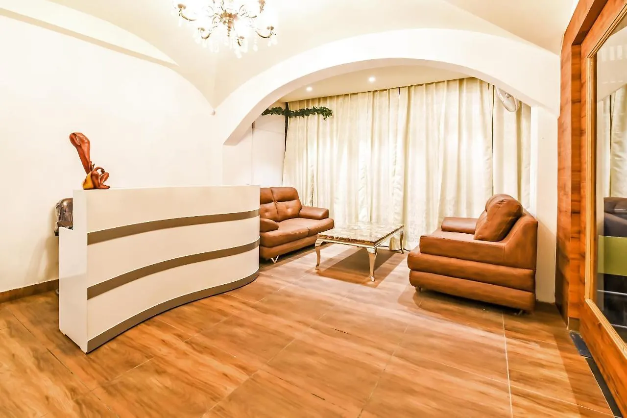 Capital O 19133 Oak Tree Hotel New Delhi