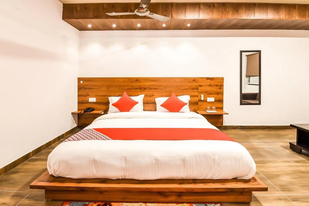 ***  Capital O 19133 Oak Tree Hotel New Delhi India