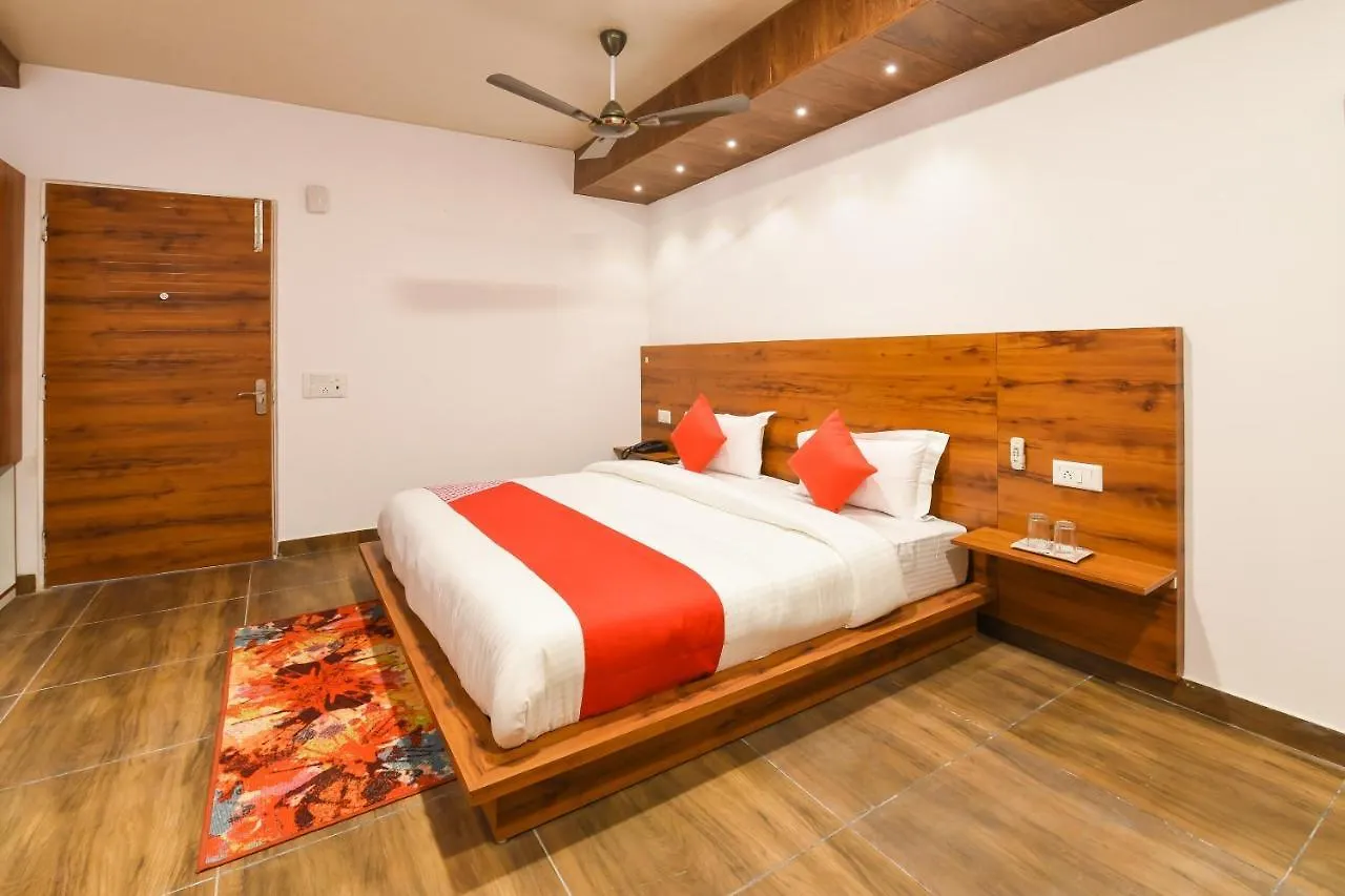 Capital O 19133 Oak Tree Hotel New Delhi India