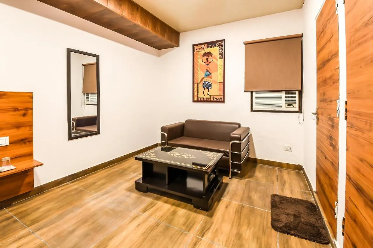 Capital O 19133 Oak Tree Hotel New Delhi